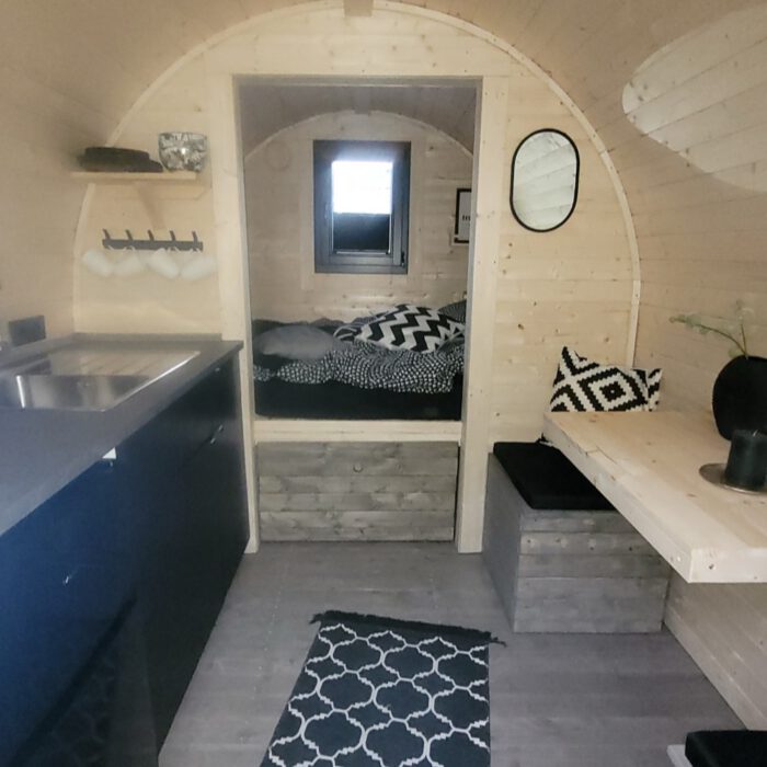 camping-pod-400m-kuche-schlafen-2-personen-01