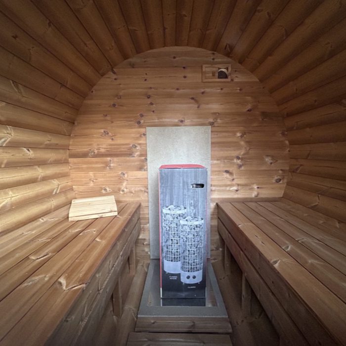 fasssauna-220m-x-200m-thermoholz-vordach-09