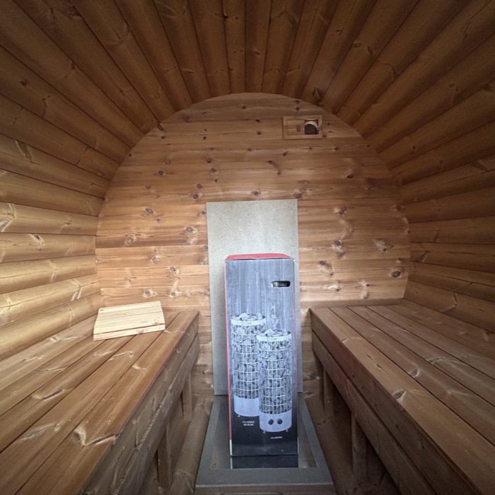 fasssauna-220m-x-200m-thermoholz-vordach-10