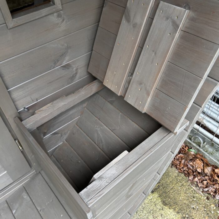 fasssauna-240m-x-220m-thermoholz-terrasse-vordach-04