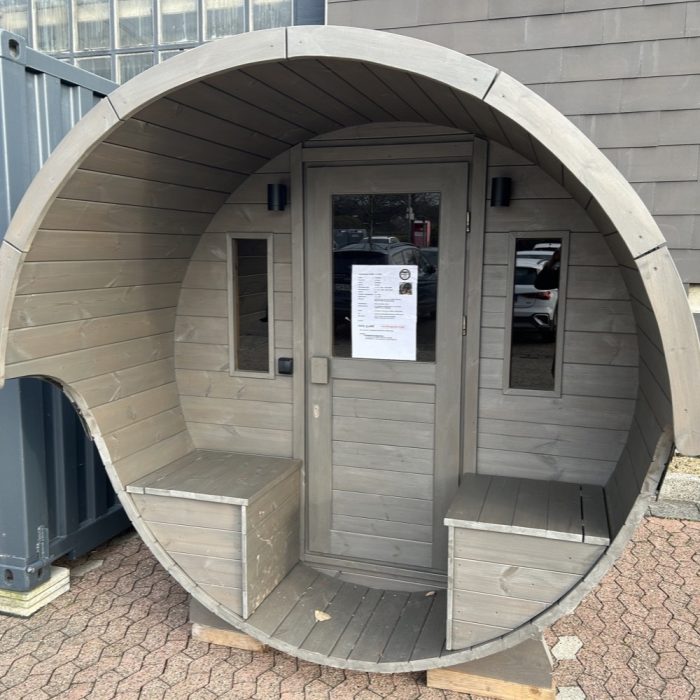 fasssauna-240m-x-220m-thermoholz-terrasse-vordach-12