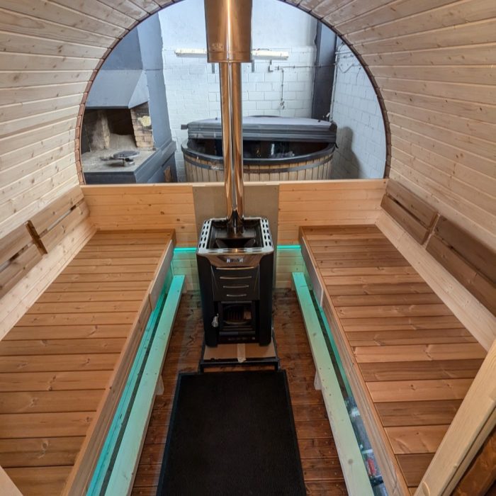 fasssauna-300m-x-237m-fichte-panoramascheibe-terrasse-23