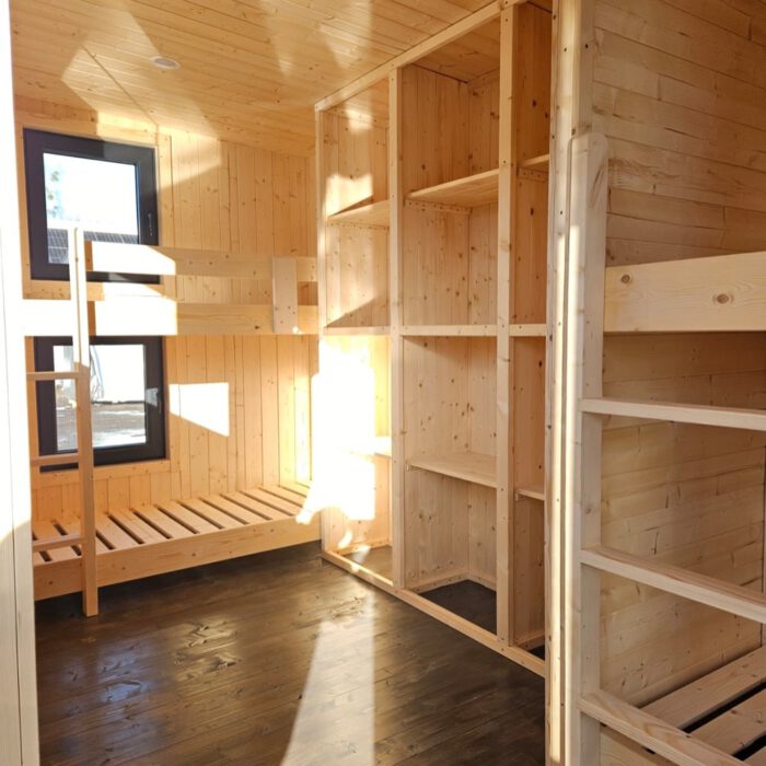 mini-chalet-60m-6-etagenbetten-08