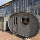 ovale-sauna-400m-x-240m-thermoholz-vorraum-01