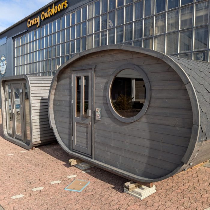 ovale-sauna-400m-x-240m-thermoholz-vorraum-02