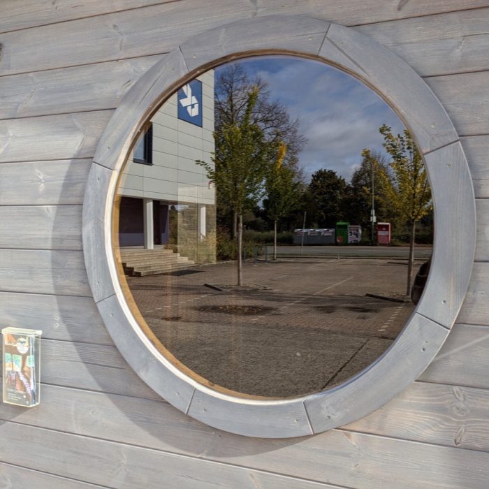 ovale-sauna-400m-x-240m-thermoholz-vorraum-03