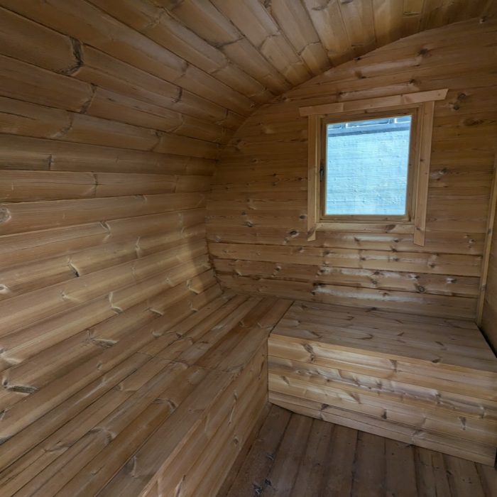 ovale-sauna-400m-x-240m-thermoholz-vorraum-05
