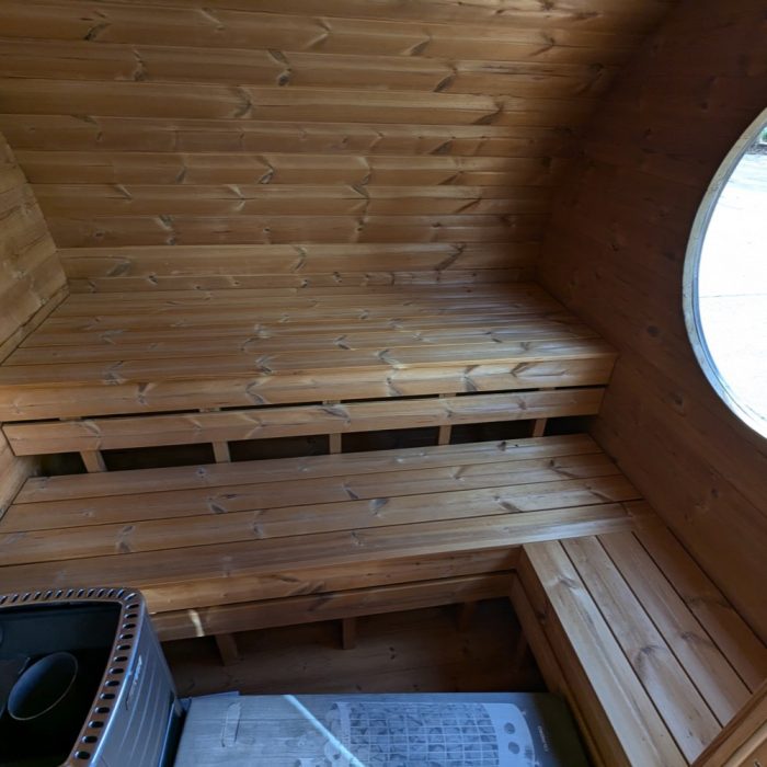 ovale-sauna-400m-x-240m-thermoholz-vorraum-09