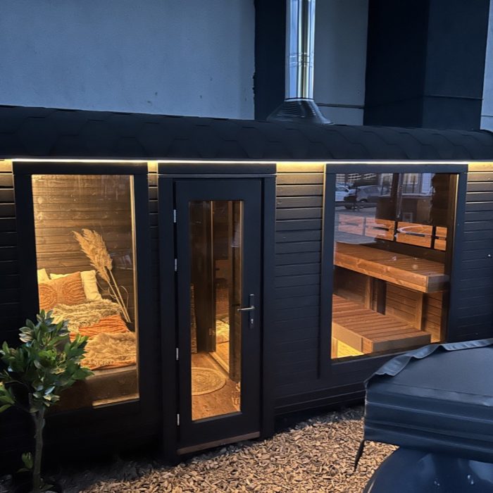 quadrosauna-black-edition-400m-x-237m-thermoholz-vorraum-02