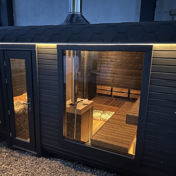 quadrosauna-black-edition-400m-x-237m-thermoholz-vorraum-03