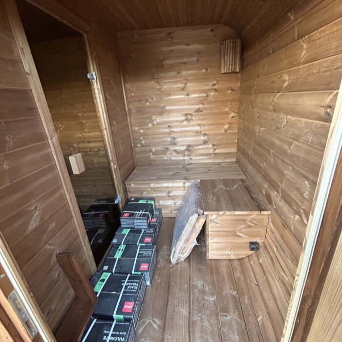 quadrosauna-panorama-350m-x-240m-thermoholz-vorraum-04