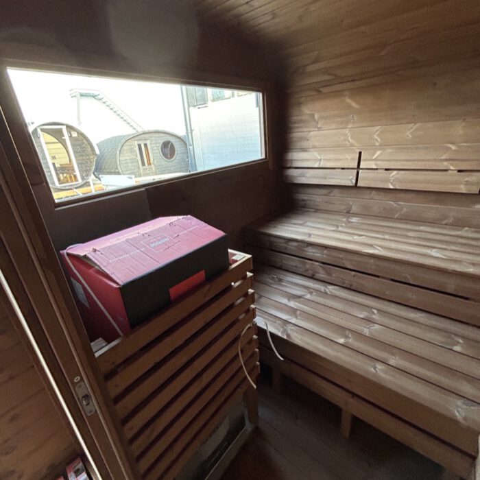 quadrosauna-panorama-350m-x-240m-thermoholz-vorraum-06