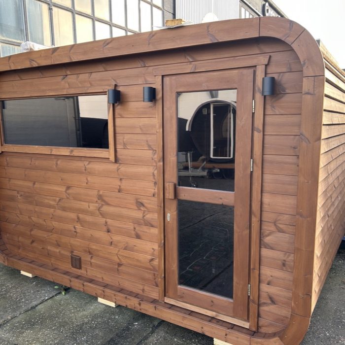 quadrosauna-panorama-350m-x-240m-thermoholz-vorraum-13